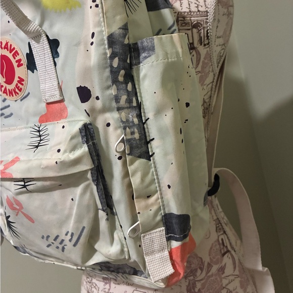 Fjällräven Kånken Multicolor Abstract Backpack - Picture 2 of 9